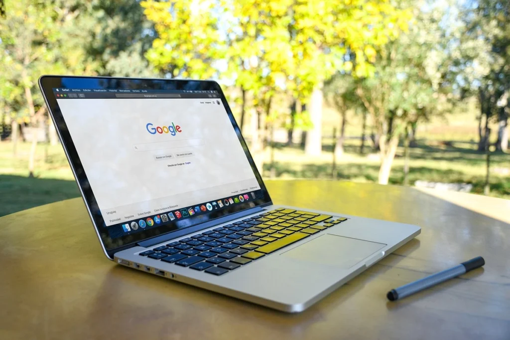 SEO คืออะไร วิธีทำเว็บไซต์ให้ติดหน้าแรก Google (อัพเดท 2025)
